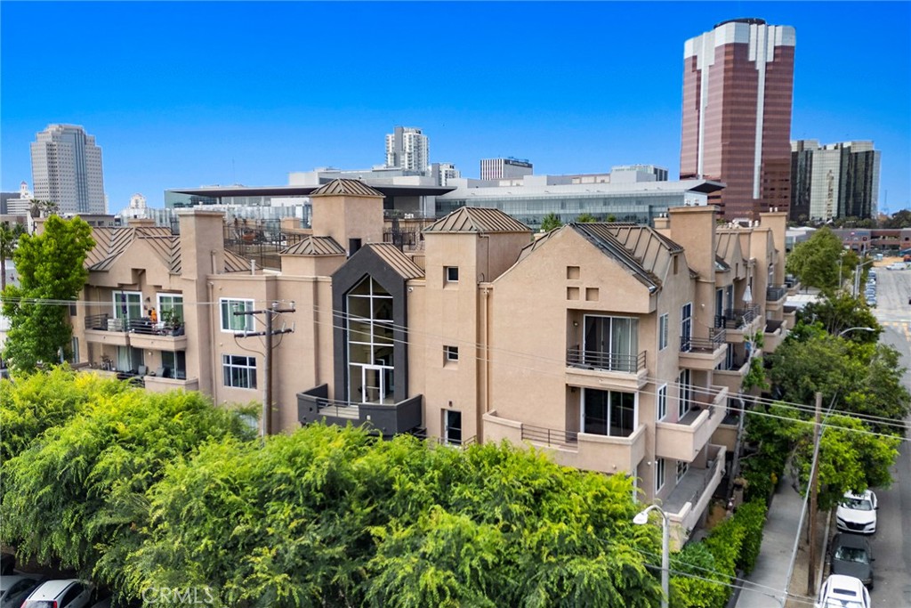 640 W 4th Street 310