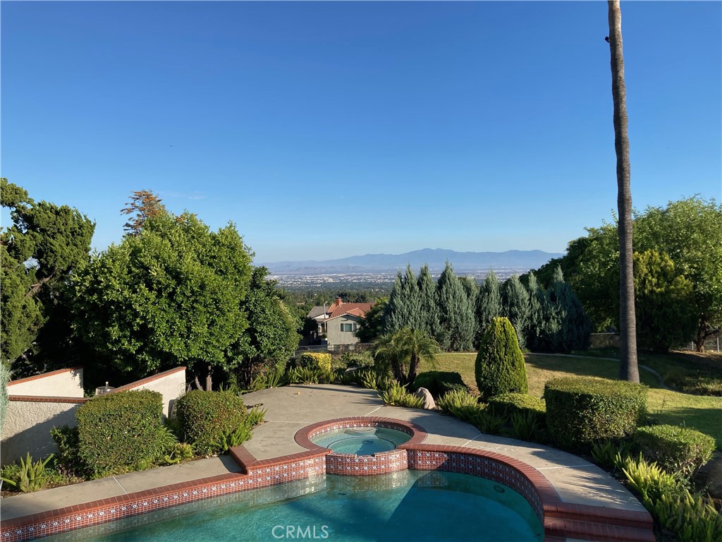 9195 Hidden Farm Road