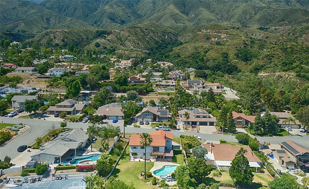 9195 Hidden Farm Road