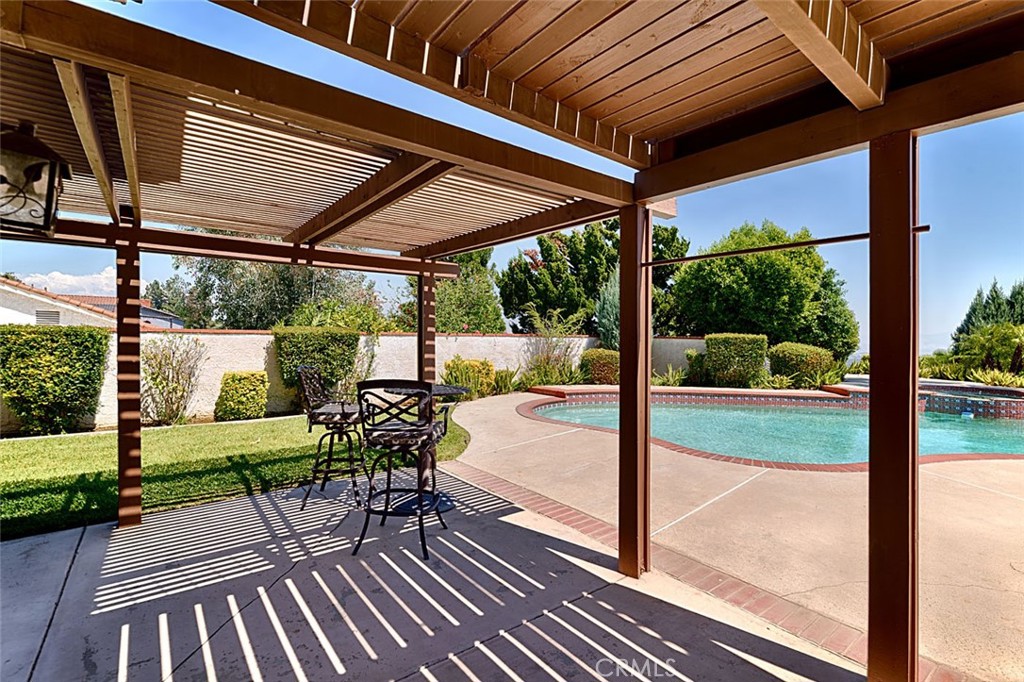 9195 Hidden Farm Road