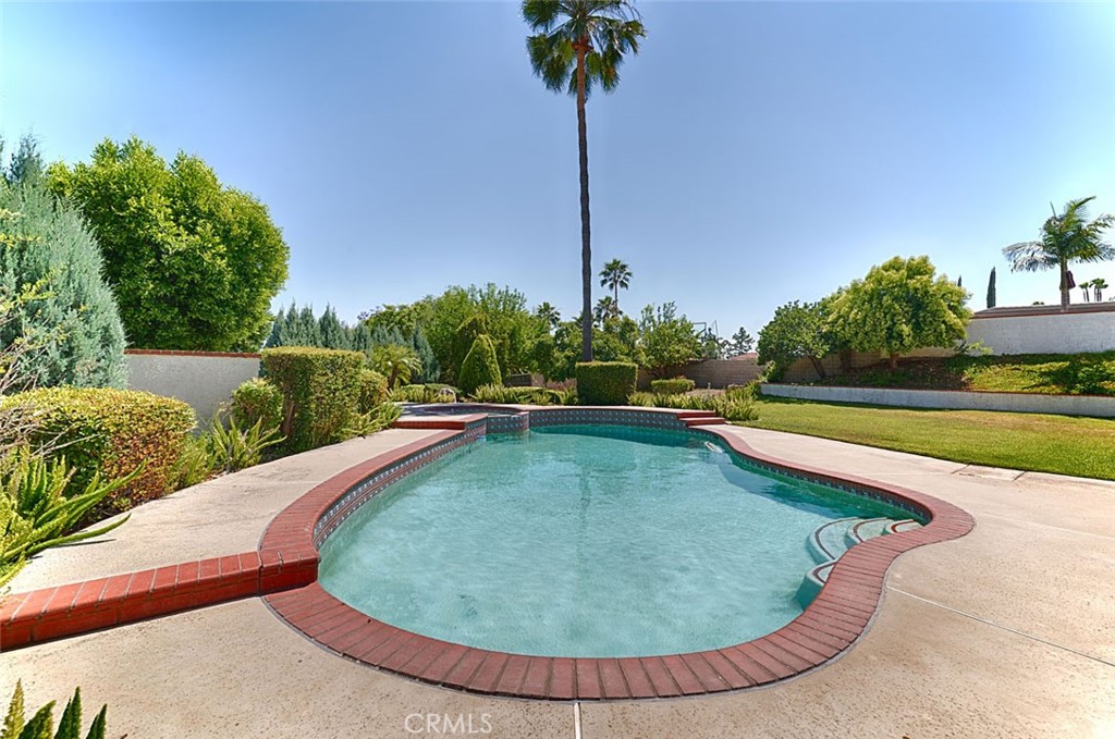 9195 Hidden Farm Road