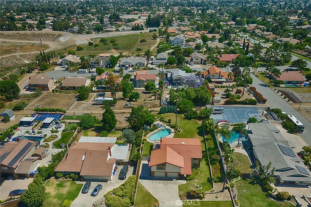 9195 Hidden Farm Road