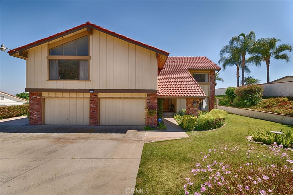 9195 Hidden Farm Road