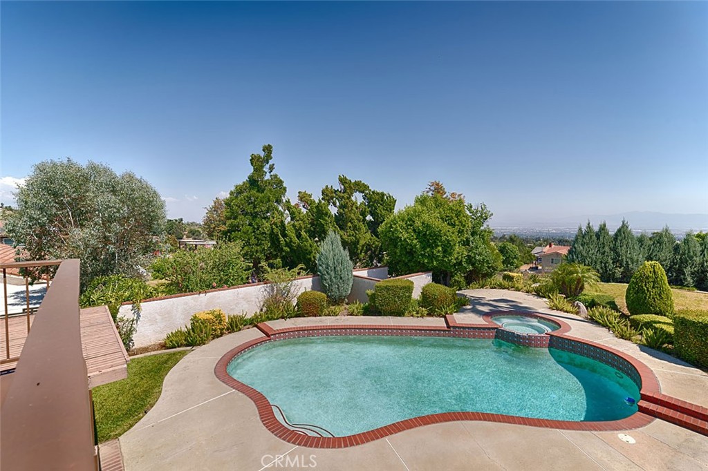 9195 Hidden Farm Road