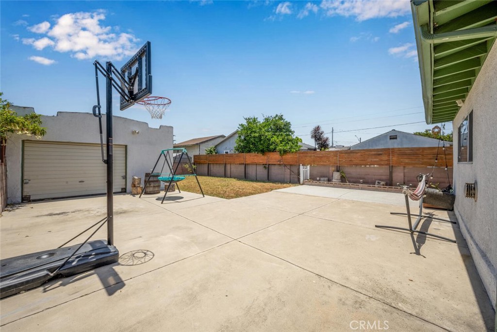 16918 S Hobart Boulevard