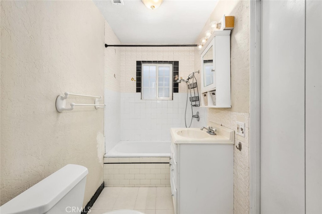 16918 S Hobart Boulevard