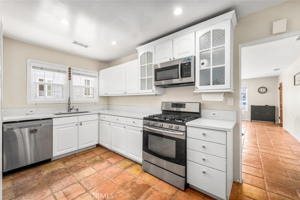 16918 S Hobart Boulevard