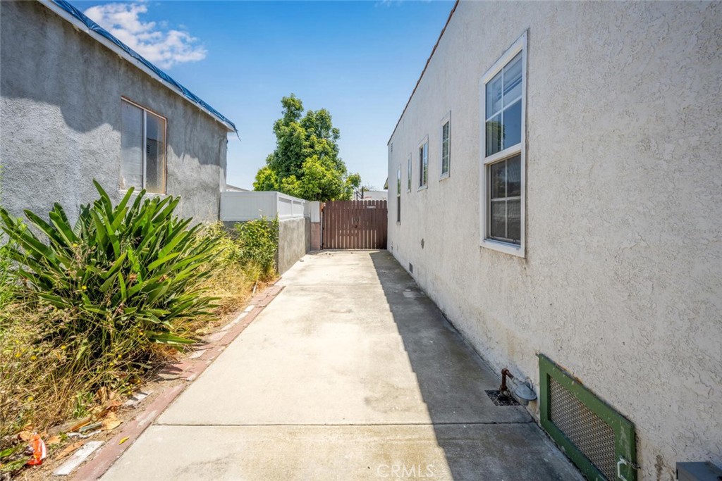 16918 S Hobart Boulevard