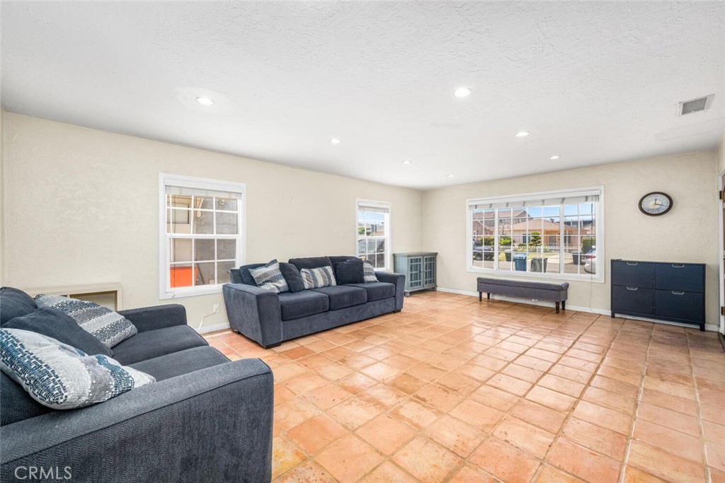 16918 S Hobart Boulevard