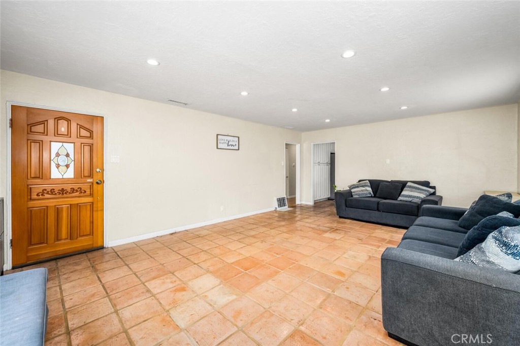 16918 S Hobart Boulevard