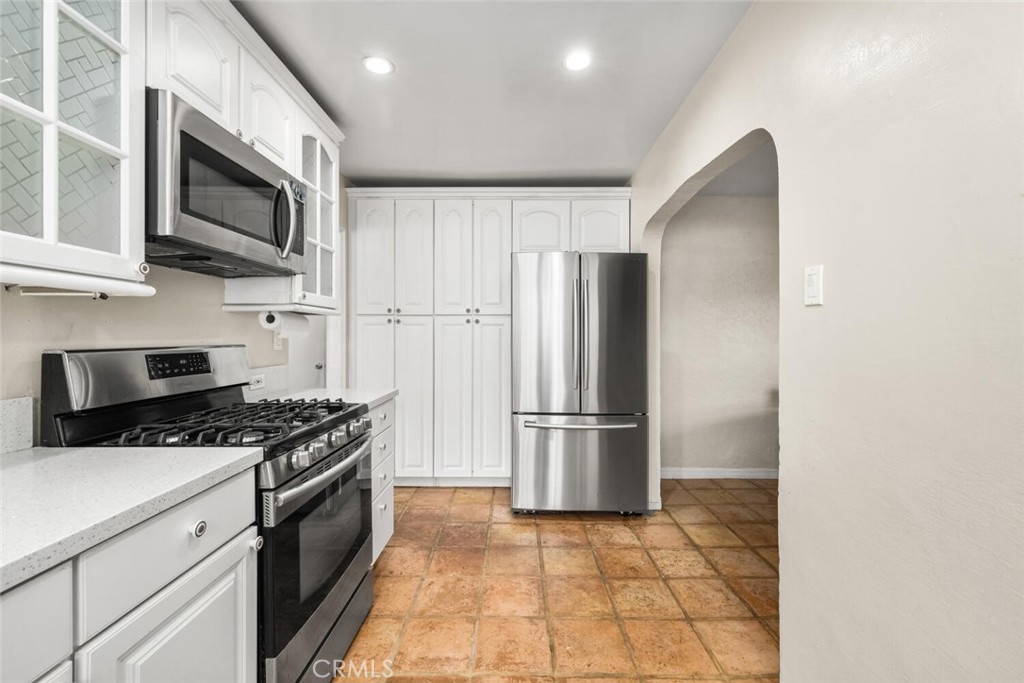 16918 S Hobart Boulevard