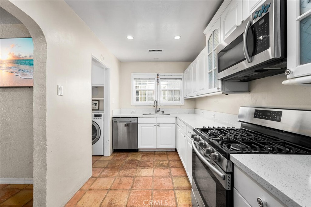 16918 S Hobart Boulevard