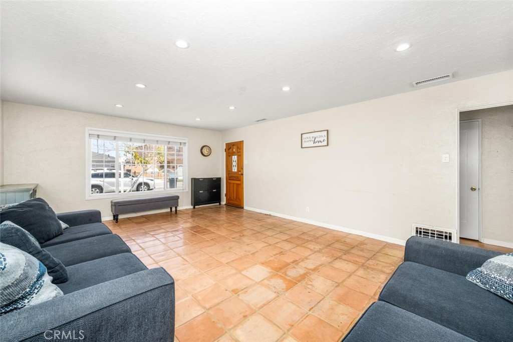 16918 S Hobart Boulevard