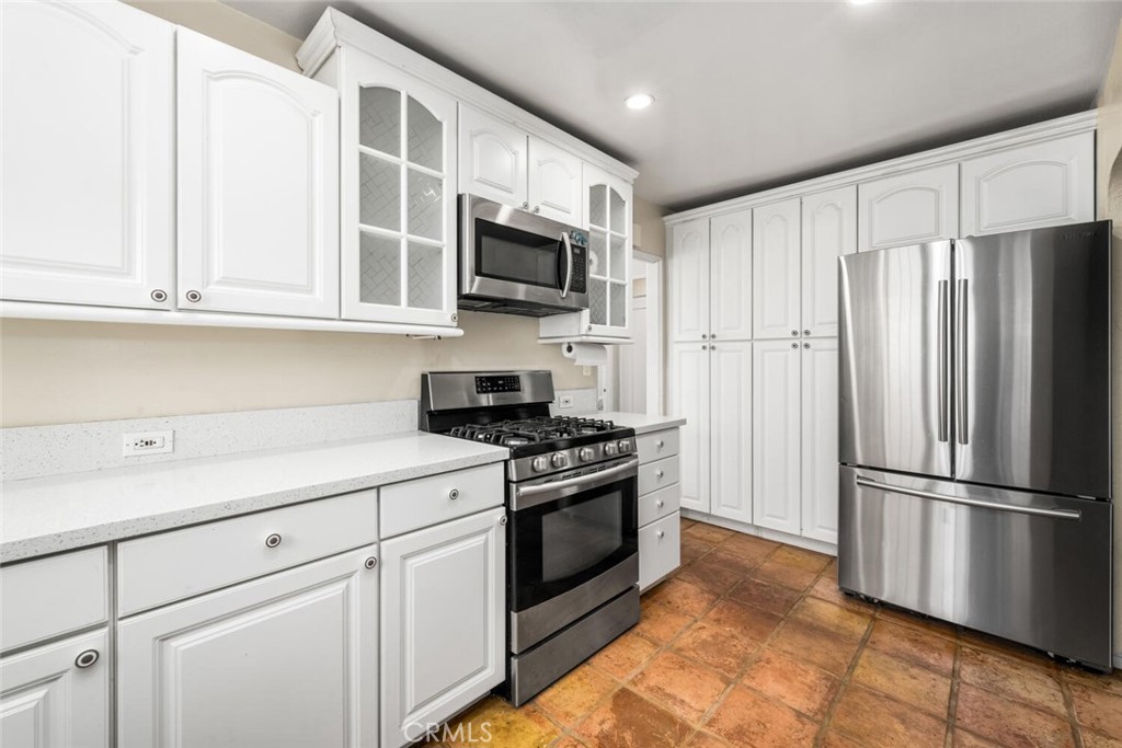 16918 S Hobart Boulevard