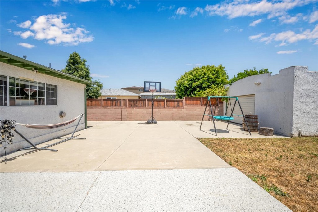 16918 S Hobart Boulevard