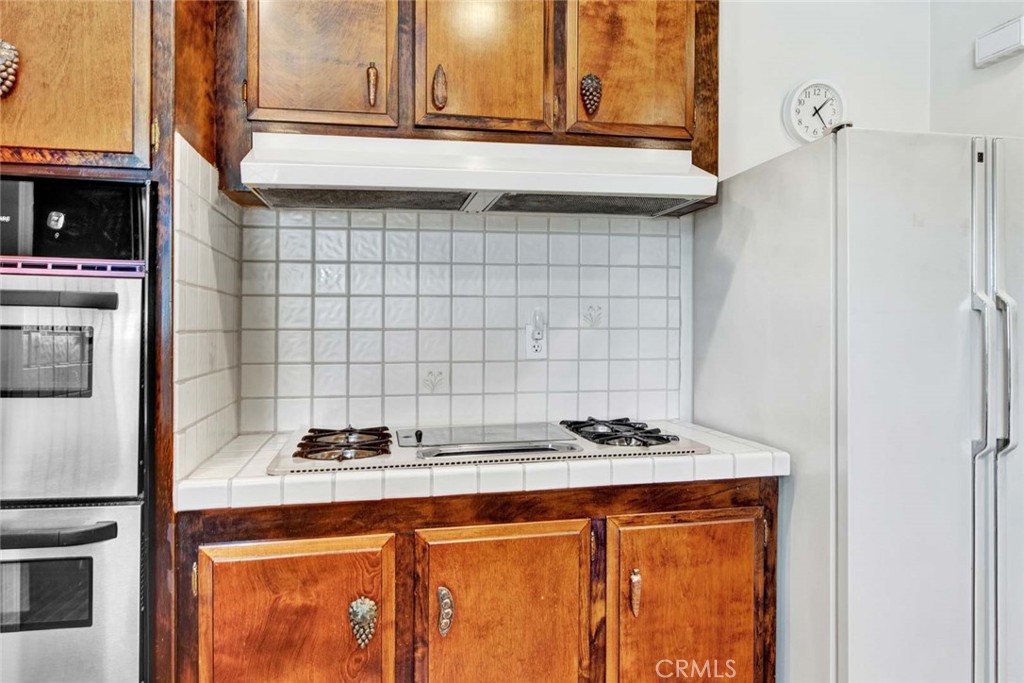 200 N Plantation Place