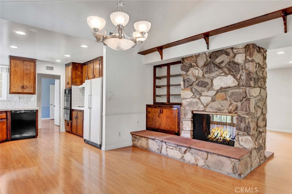 200 N Plantation Place