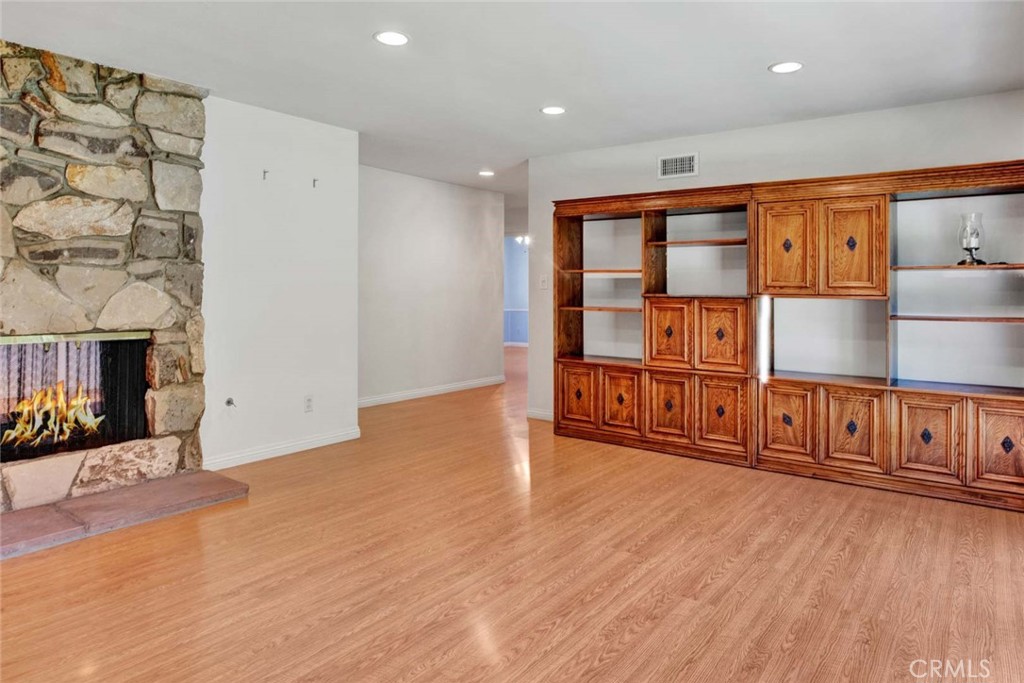 200 N Plantation Place