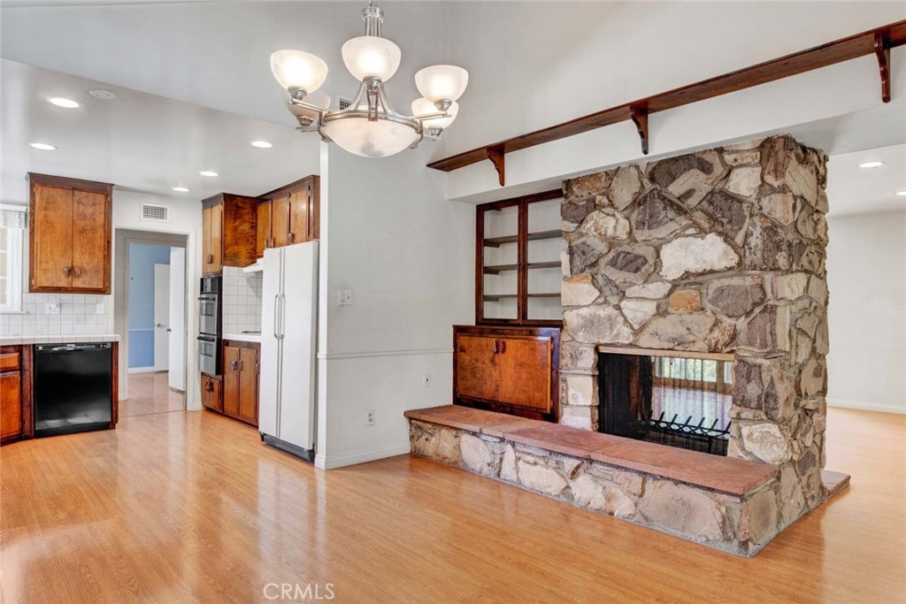 200 N Plantation Place