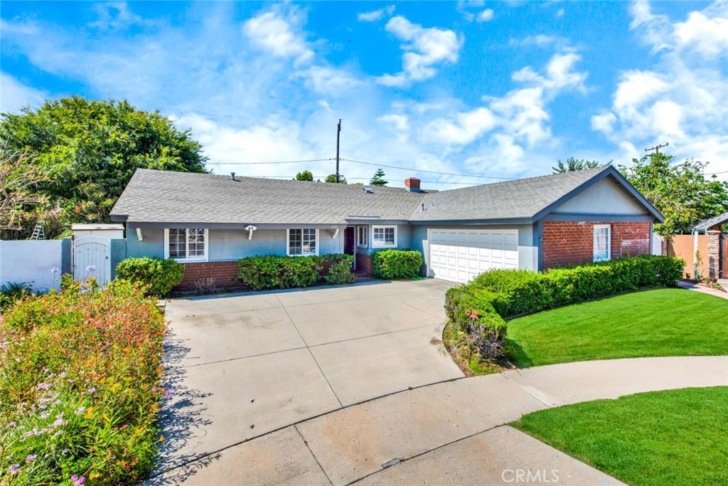 200 N Plantation Place