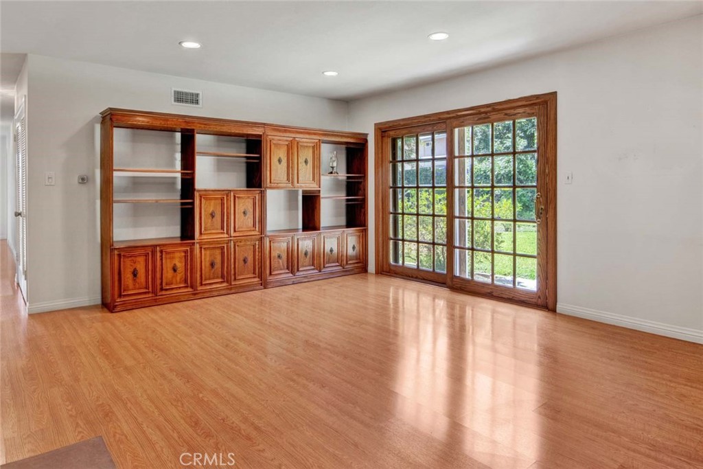 200 N Plantation Place