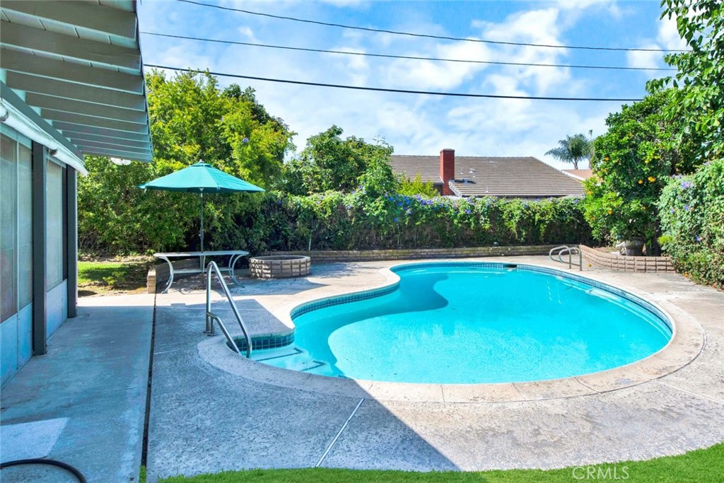 200 N Plantation Place