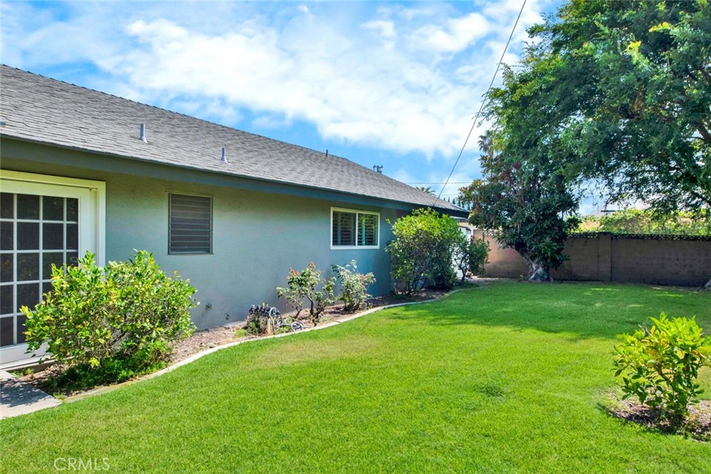 200 N Plantation Place