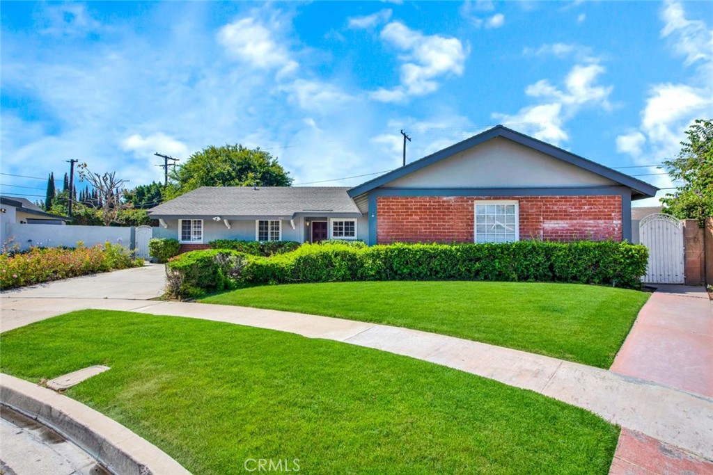 200 N Plantation Place