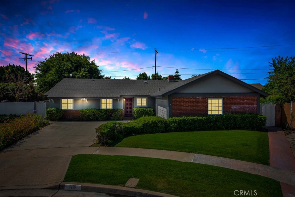 200 N Plantation Place