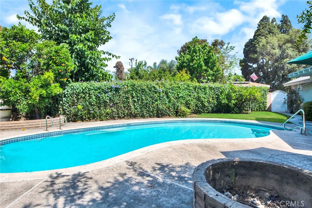 200 N Plantation Place