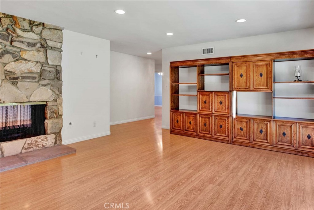 200 N Plantation Place