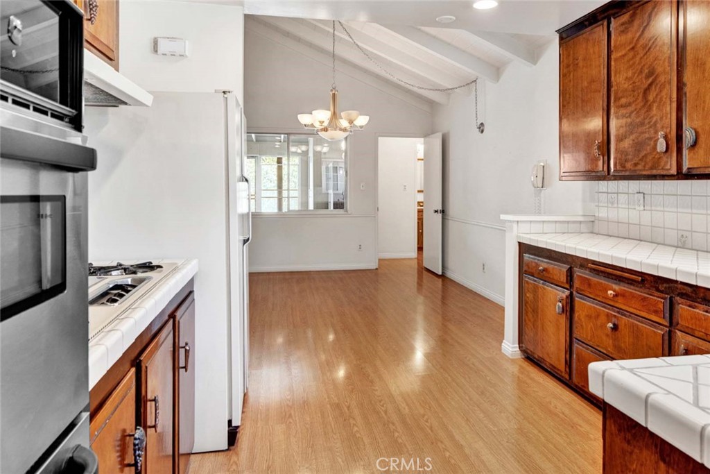 200 N Plantation Place