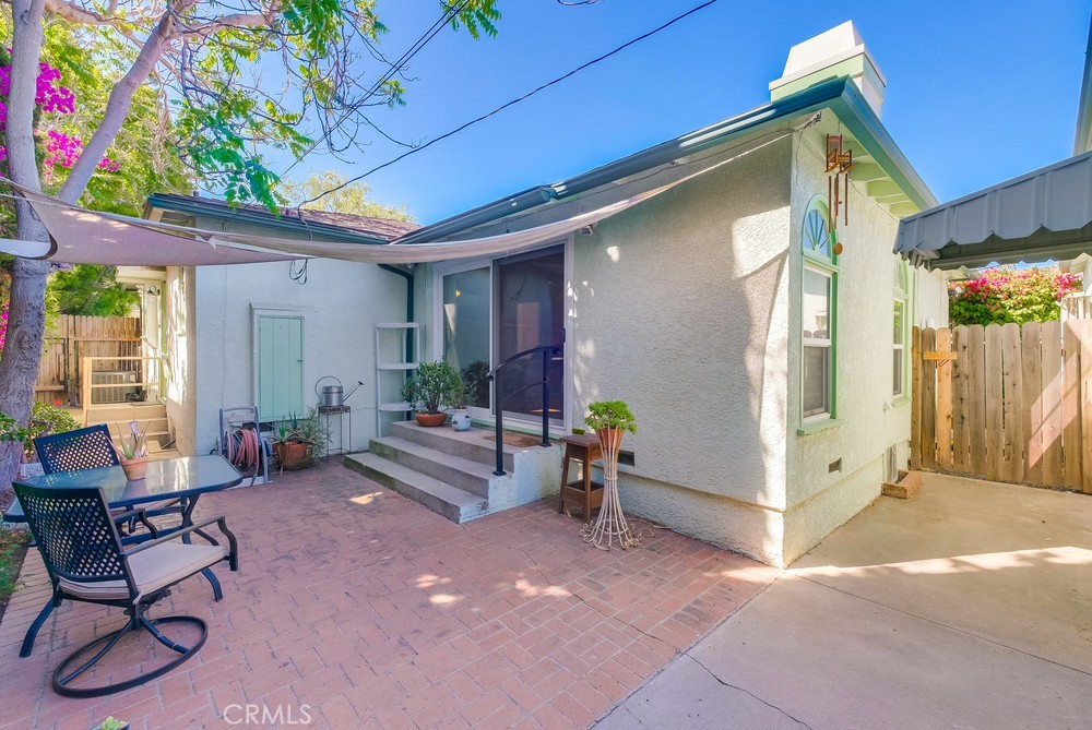 269 E Claiborne Place