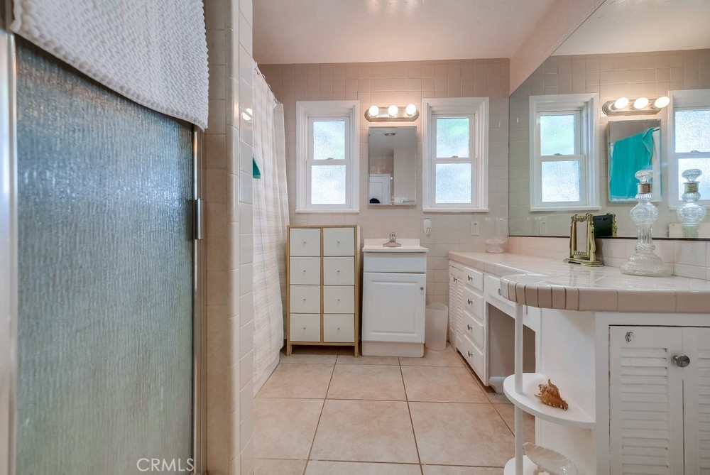 269 E Claiborne Place