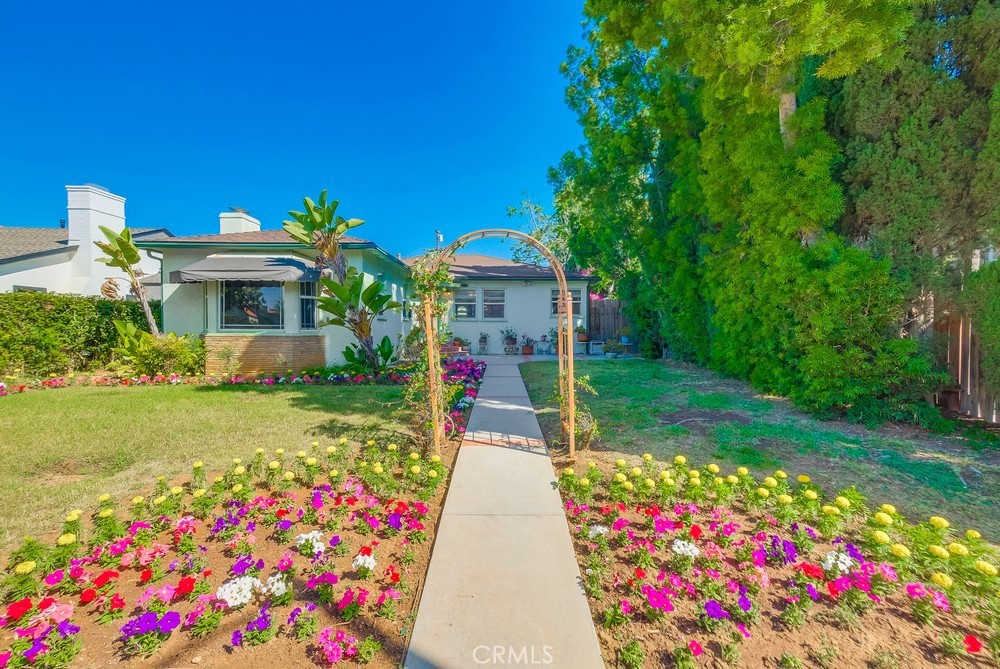 269 E Claiborne Place