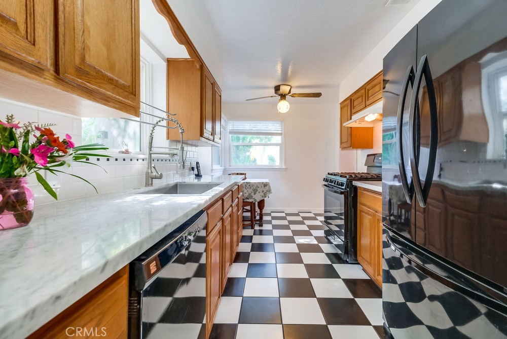 269 E Claiborne Place