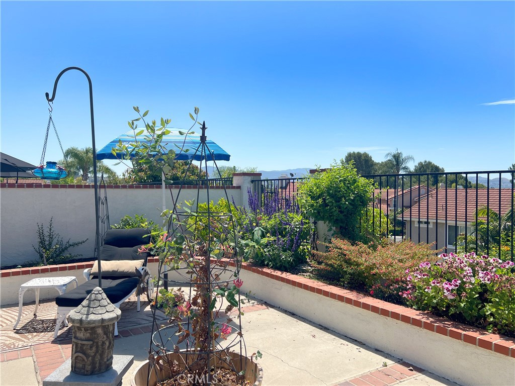 21520 Via La Naranja