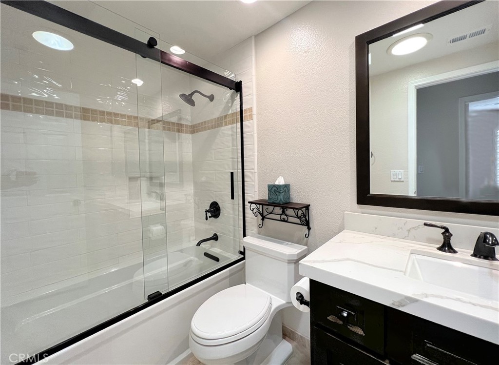 21520 Via La Naranja