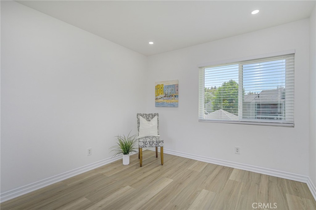 23465 CAMBRIDGE Road 290