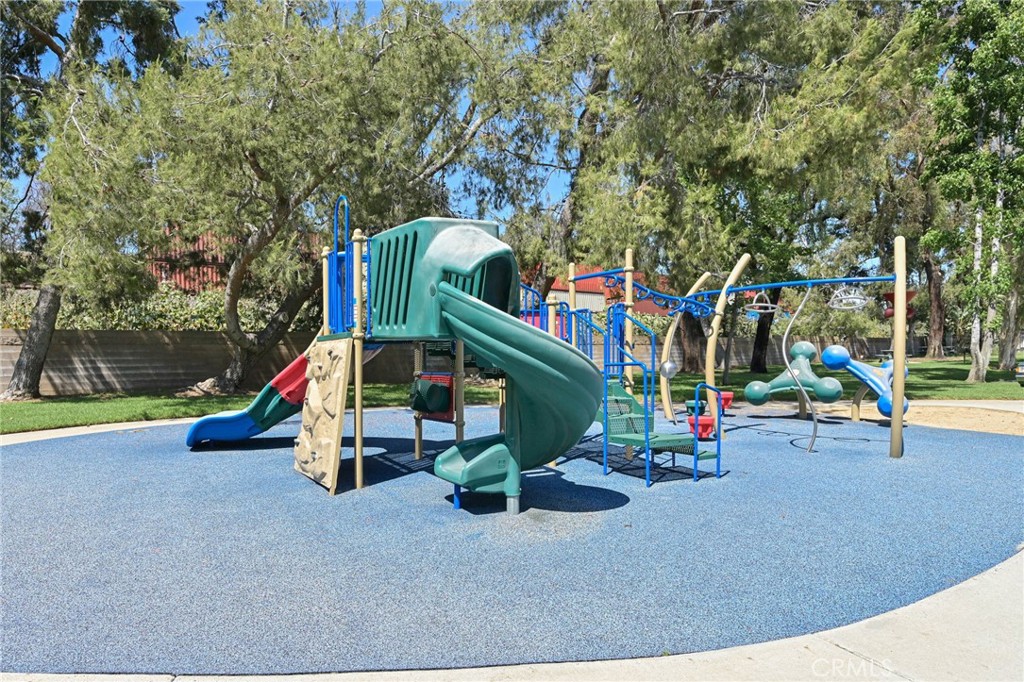 23465 CAMBRIDGE Road 290