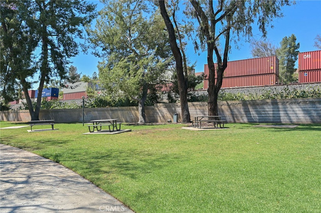 23465 CAMBRIDGE Road 290