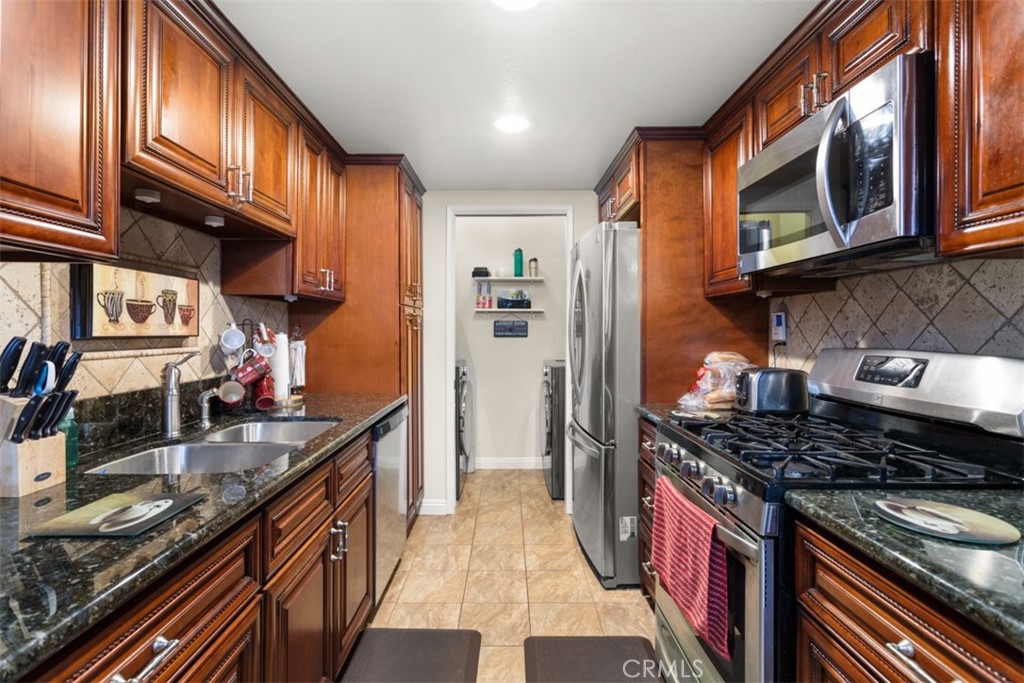 1048 Las Lomas Drive A