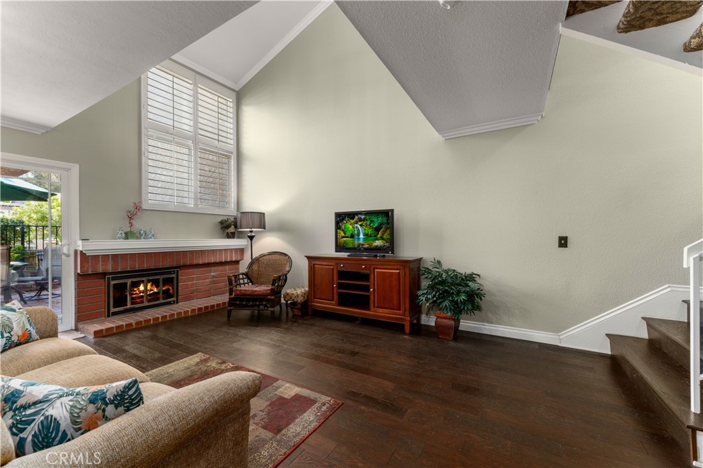 6512 E Camino Vista 1