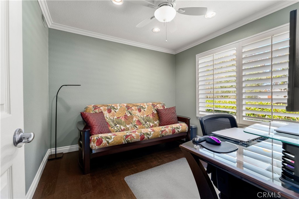 6512 E Camino Vista 1