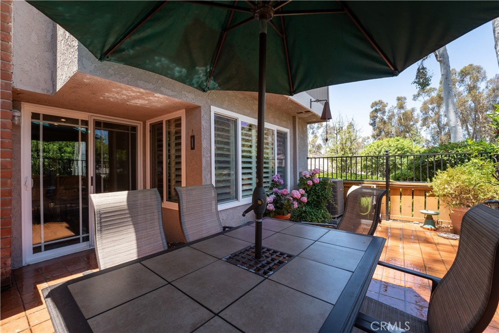 6512 E Camino Vista 1