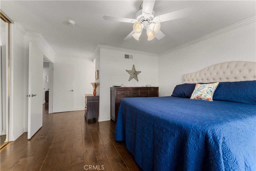 6512 E Camino Vista 1