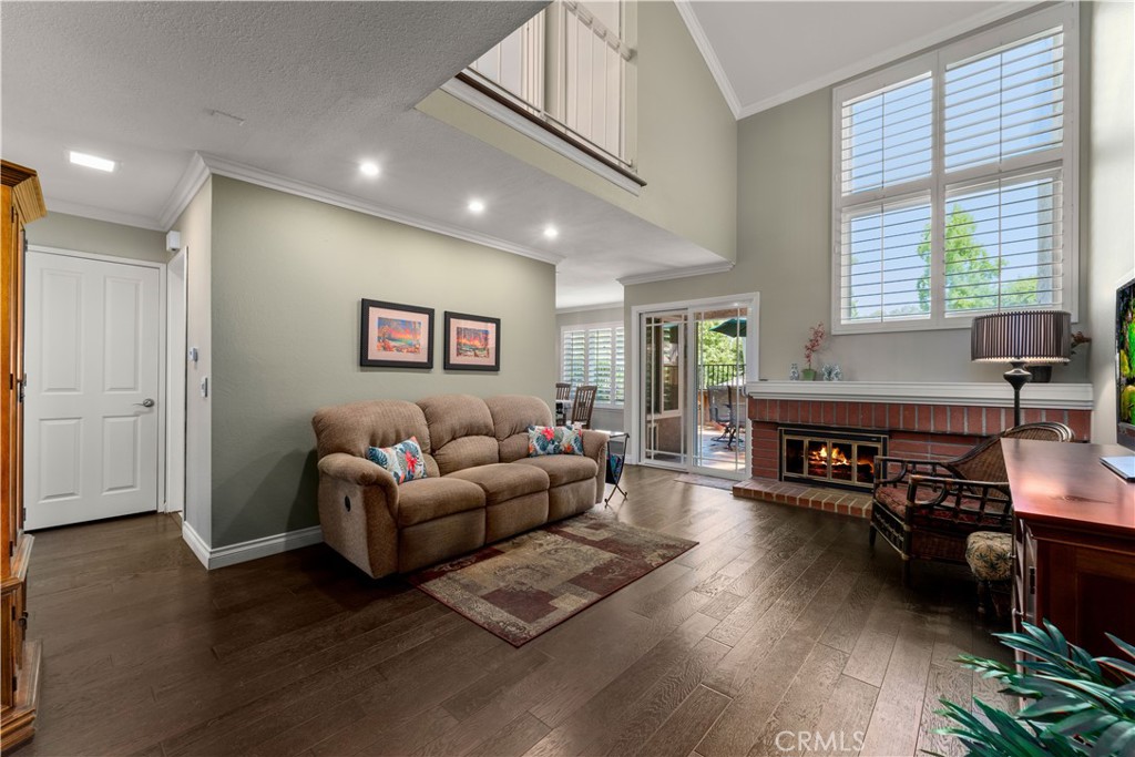 6512 E Camino Vista 1