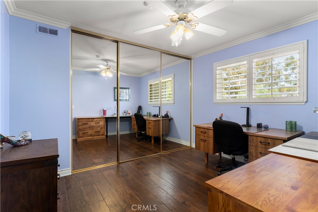 6512 E Camino Vista 1