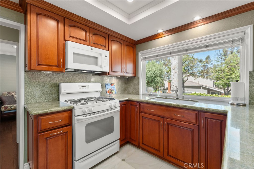 6512 E Camino Vista 1