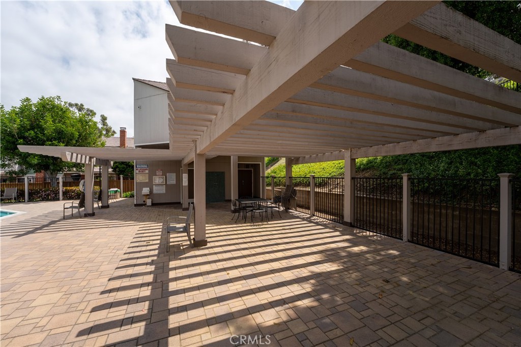 6512 E Camino Vista 1